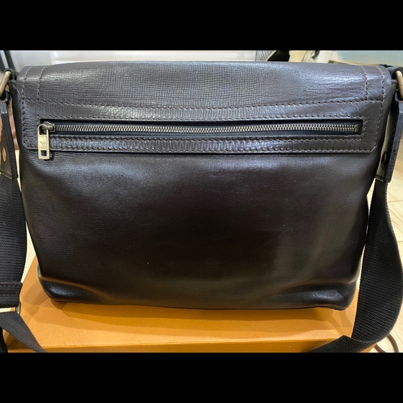 Louis Vuitton brown leather 13” messenger bag - Picture 4 of 10